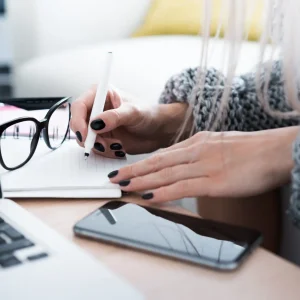 woman business office meeting picjumbo com